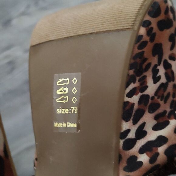 Shoe Republic LA cheetah print strappy  platform heels  Sz 7.5 - Picture 8 of 8